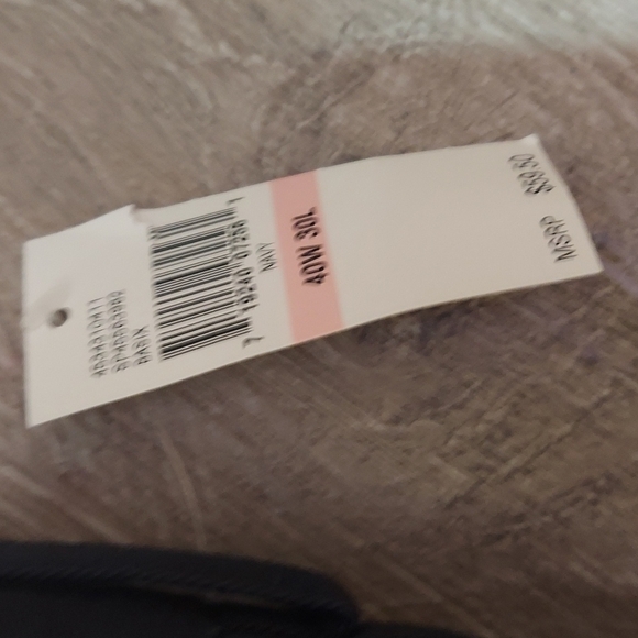 IZOD casual pants. Nwt - Picture 3 of 4